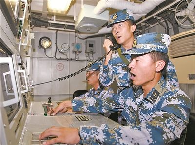 我海軍戰(zhàn)艦近距離對敵新戰(zhàn)法讓敵人開不了“第二槍”