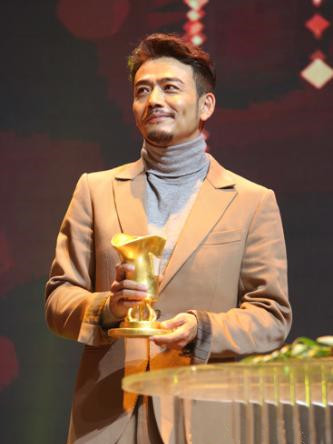 楊爍獲得“人氣實(shí)力演員”稱號(hào) 楊爍獲得“人氣實(shí)力演員”稱號(hào)