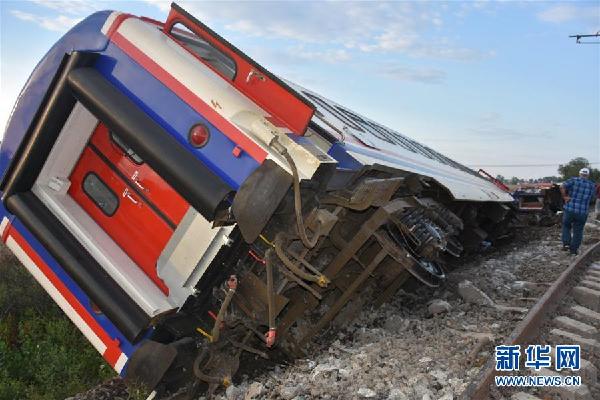 土耳其火車出軌事故造成１０人死亡