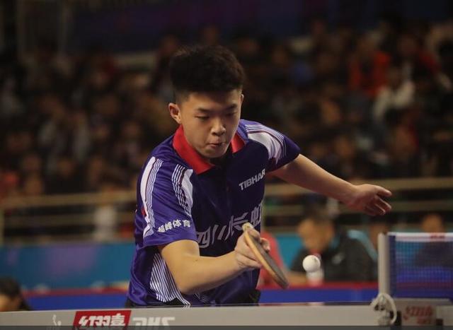 國(guó)乒15歲新星殺出！小王皓力戰(zhàn)樊振東只輸7分