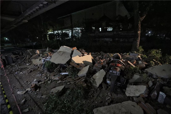 印尼龍目島5.8級(jí)地震已致2人死亡44人受傷