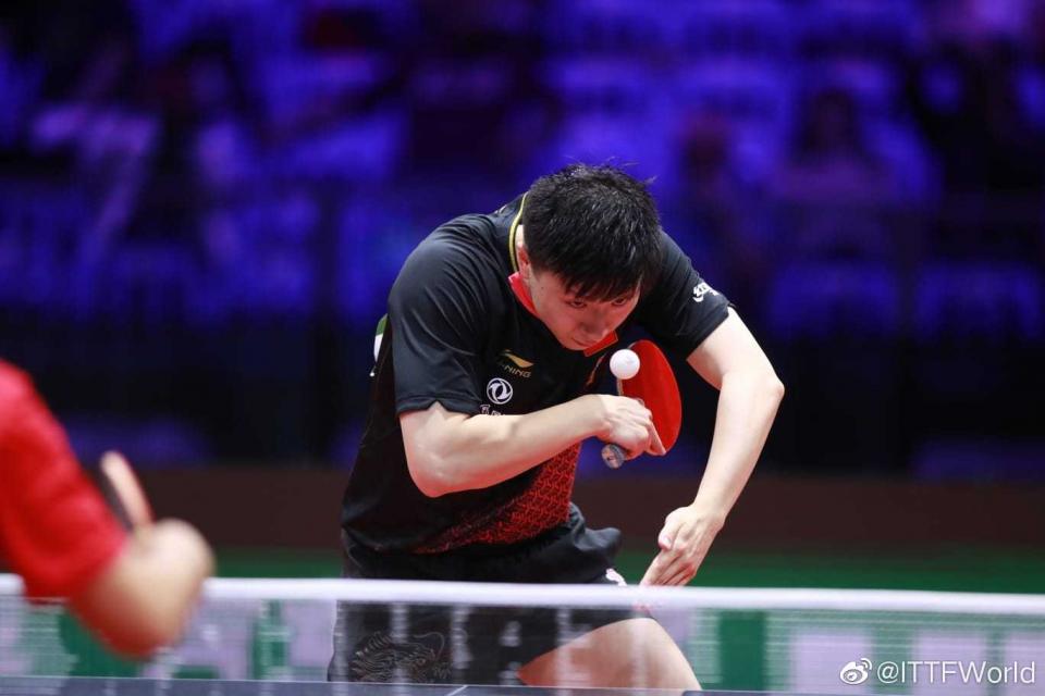 12戰(zhàn)全勝！馬龍擊敗梁靖崑闖入男單決賽 不愧為定海神針