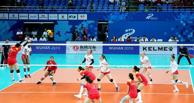 軍運(yùn)會(huì)開(kāi)門(mén)紅！中國(guó)女排3-0完勝美國(guó)隊(duì)，劉晏含和袁心玥爆發(fā)