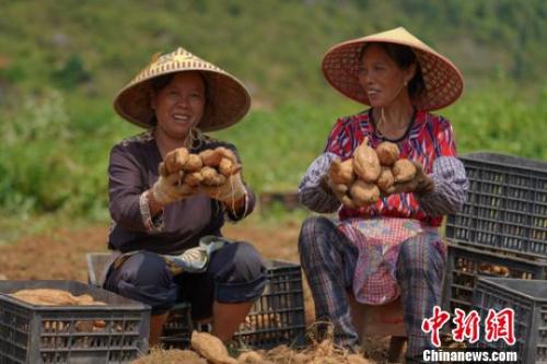曬曬中國(guó)減貧成績(jī)單：這些變化你感受到了嗎？