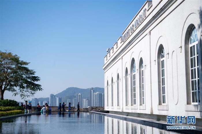 以習(xí)近平同志為核心的黨中央關(guān)心澳門發(fā)展紀(jì)實(shí)