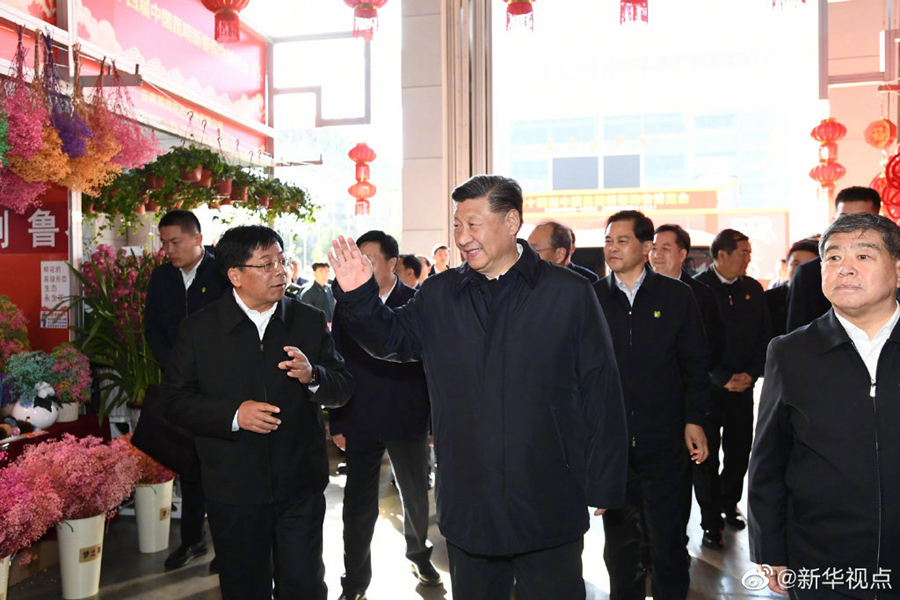 習(xí)近平考察昆明新春購物博覽會 向全國各民族人民致以新春祝福