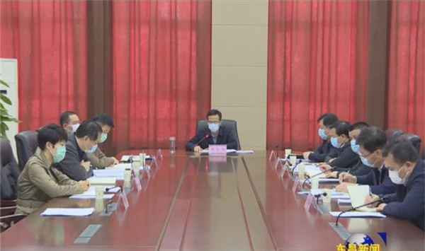 區(qū)委常委會(huì)議召開   榮紅智主持會(huì)議并講話