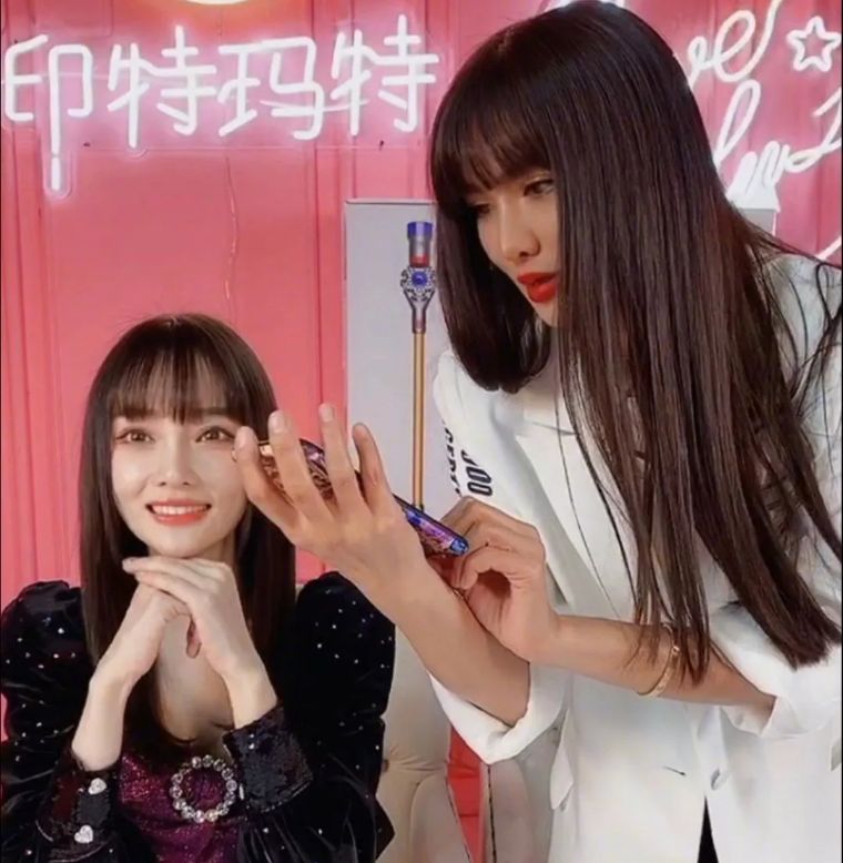 明星帶貨忙劇本在線賣，直播成影視圈“救命稻草”？