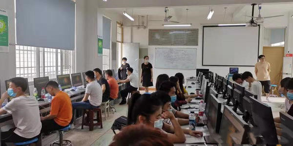 “千校萬崗”精準(zhǔn)服務(wù)大學(xué)生就業(yè)