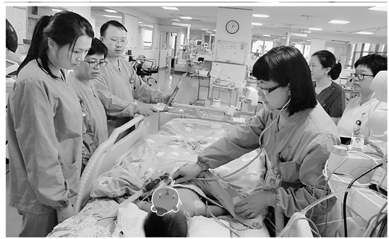 18樓墜落,直升機(jī)搶救 男孩立志:我要自己走路去上小學(xué)