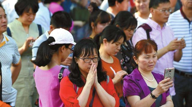 教育部最新通知：體育與語(yǔ)數(shù)外同分，卻有個(gè)壞消息，家長(zhǎng)：瞎折騰