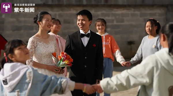 背80斤書上山的侯老師要結婚了