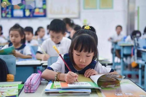 教育部：小學書面作業(yè)時間平均不超1小時，初中不超90分鐘