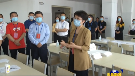李長(zhǎng)萍在檢查高考工作時(shí)強(qiáng)調(diào)  扎實(shí)做好服務(wù)保障工作  確保高考順利平穩(wěn)進(jìn)行
