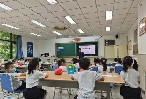 義務(wù)教育學(xué)校如何落實(shí)“雙減” 推進(jìn)課后服務(wù) 探索暑期托管