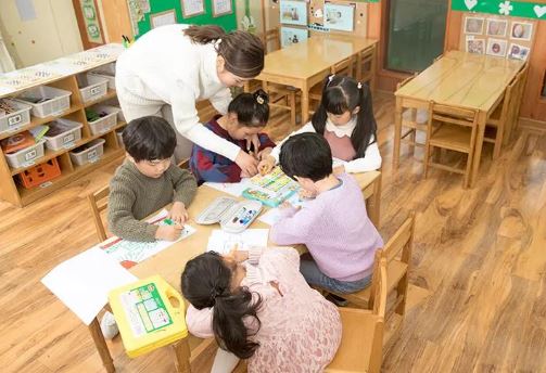 “教育保障房”暑托班，為何突然遇冷？