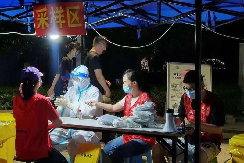 兩萬余名青年志愿者火速支援南京 共筑“防疫長(zhǎng)城” 揮灑“熱血青春”