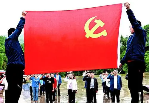 傳承紅色基因 堅定理想信念