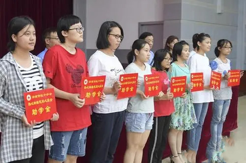 甘肅5000余名困難學生獲“圓夢大學”活動資助