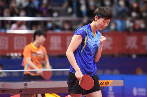 王曼昱4-0孫穎莎全運(yùn)女單奪金 劉詩(shī)雯3-1陳夢(mèng)摘銅