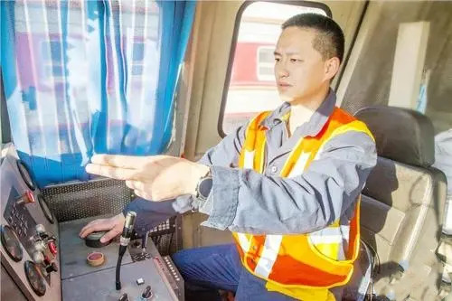 青年讓鐵路文化“潮”起來
