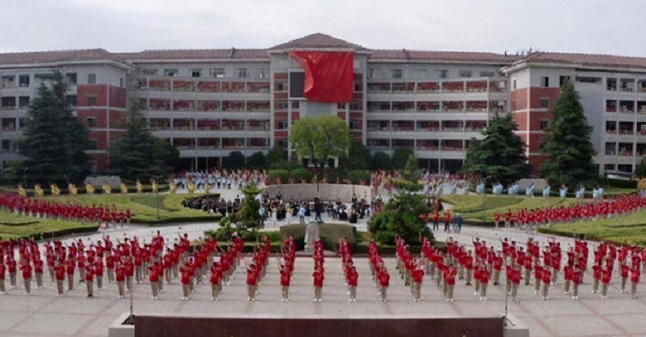 白湘菱：曾是江蘇省狀元，因?yàn)闅v史成績(jī)無(wú)緣清北，現(xiàn)在如何了