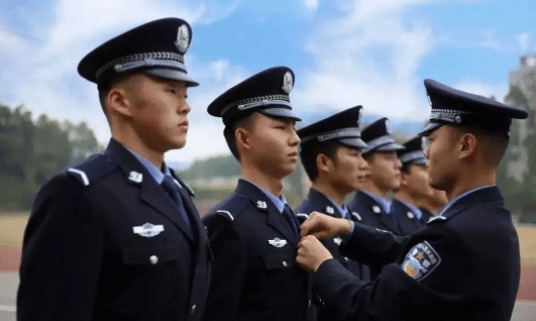 畢業(yè)后才知道，軍校和警校的差距不一般，家長要替學生把好關(guān)