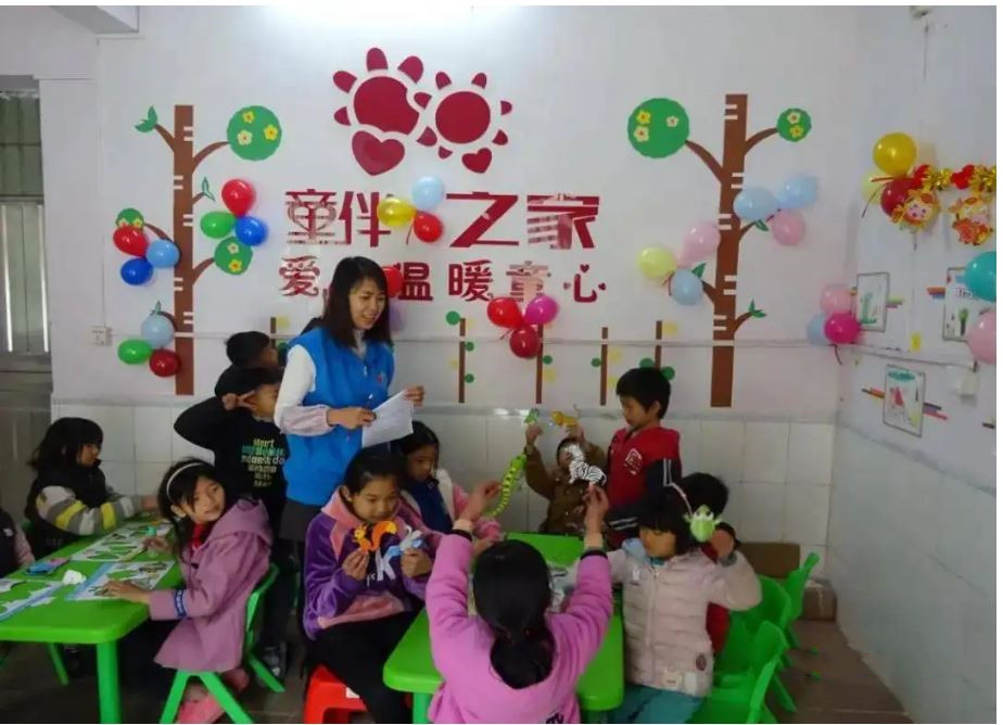 不同的“童心港灣” 同樣的“精彩童年”——共青團“童心港灣”開展主題服務迎接“六一”兒童節(jié)