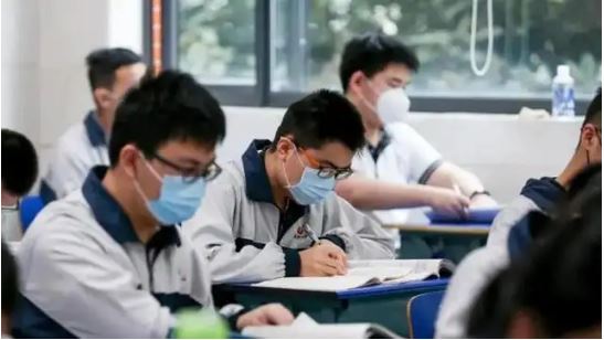 備好考試用具、了解防疫要求、不要攜帶手機(jī)……教育部提醒高考考生做好考前準(zhǔn)備