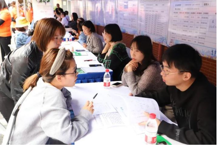 高職“就業(yè)困難戶”：盡快就業(yè)是硬道理——團(tuán)干部幫扶大學(xué)生就業(yè)經(jīng)驗(yàn)談