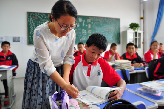 教育幫扶成為民族團結(jié)的“黏合劑” 牽手十八載，漢藏兩地共育“格?；? class=