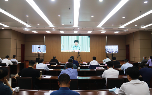 全市民營經(jīng)濟(jì)高質(zhì)量發(fā)展工作會(huì)議召開  舉全市之力支持民營企業(yè)做大做強(qiáng) 促進(jìn)民營企業(yè)家健康成長(zhǎng)  共同開創(chuàng)聊城民營經(jīng)濟(jì)高質(zhì)量發(fā)展新局面  東昌府區(qū)在分會(huì)場(chǎng)收聽收看