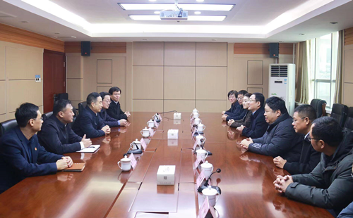 江紹華走訪財稅部門、金融機(jī)構(gòu)