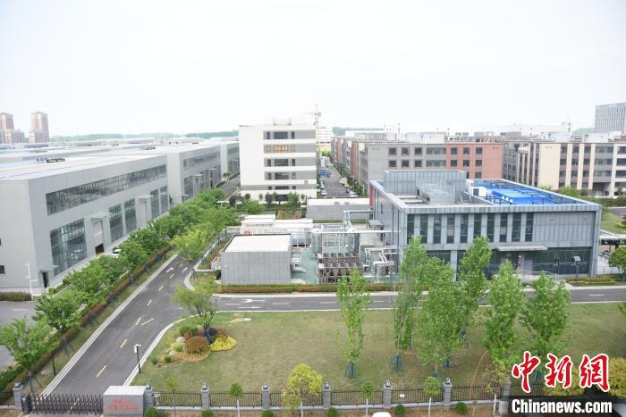 探訪中原“神算子”：每秒十億億次算力背后的科技力量