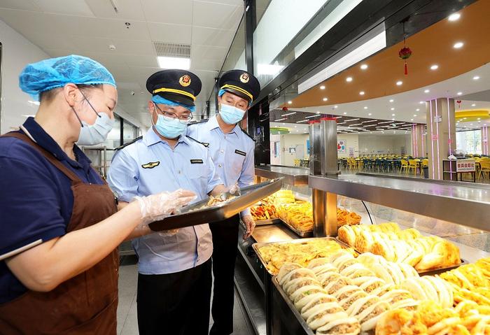 就加強(qiáng)校園食品安全工作 市場(chǎng)監(jiān)管總局公開(kāi)征求意見(jiàn)