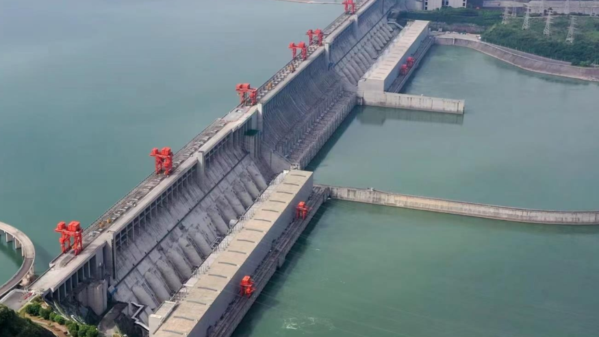 長江上游將發(fā)生多輪較大洪水過程 三峽水庫今年首次開閘泄洪