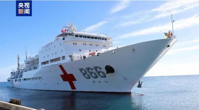 中國海軍“和平方舟”號醫(yī)院船時隔七年再訪加蓬