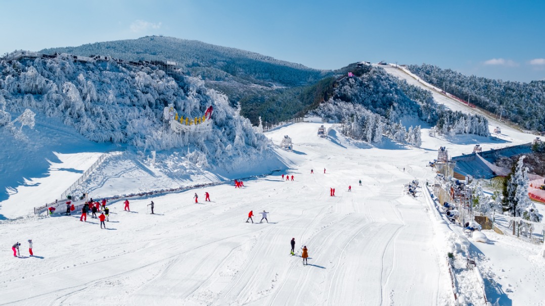冬游貴州，現(xiàn)在就出發(fā)：解鎖南國滑雪、溫泉和文化之旅，感受別樣澎湃