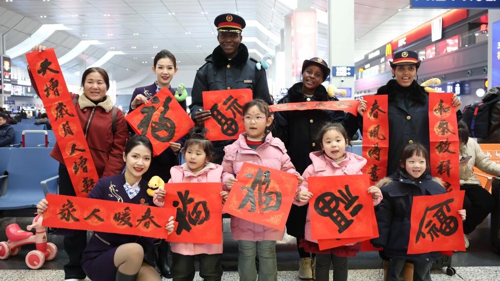 從“全球最大規(guī)模年度人員遷徙”讀懂大國交通