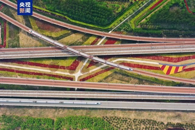 我們的鐵路風(fēng)景，今天的活力中國(guó)