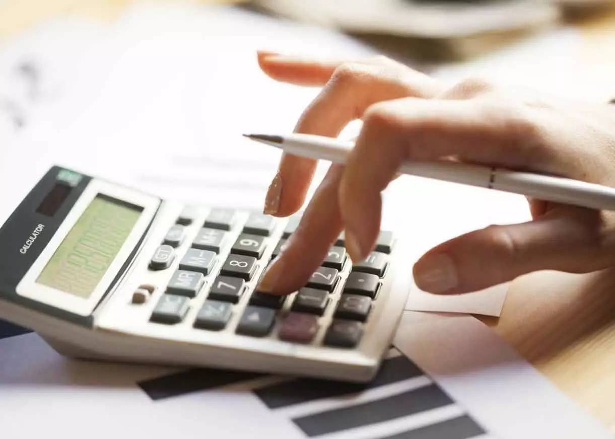 提振消費為何要給支出做“減法”？具體怎么減？詳細解讀