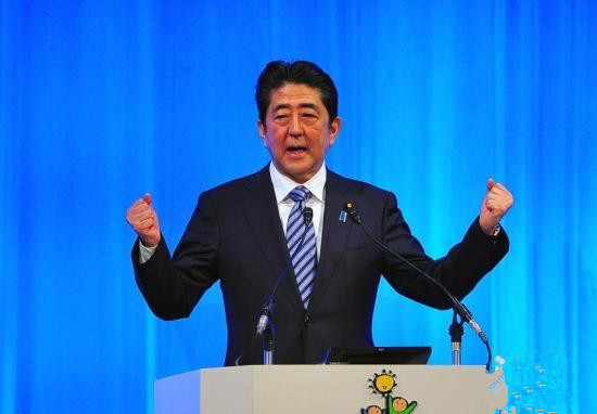 搬石頭砸自己腳？安倍提前大選決定或“失算”