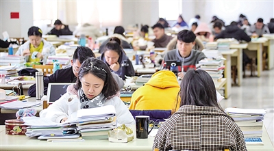 高校研究生拖欠學費為何難解