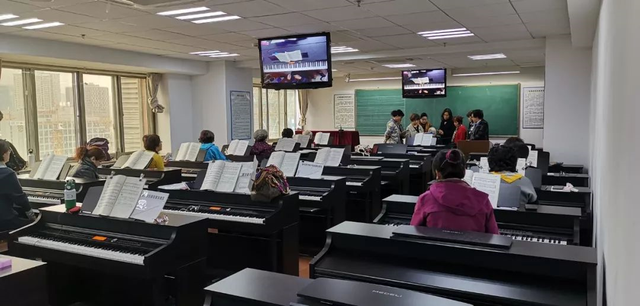 只想入學，不想畢業(yè)：老年大學為何“一座難求”？
